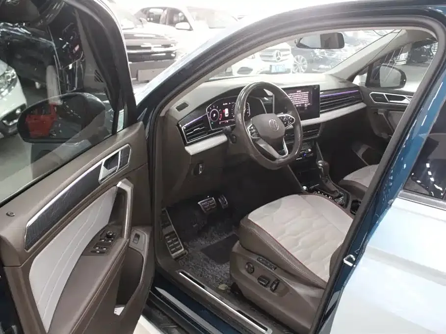 Volkswagen Tiguan L 2021 из CN, фото 4