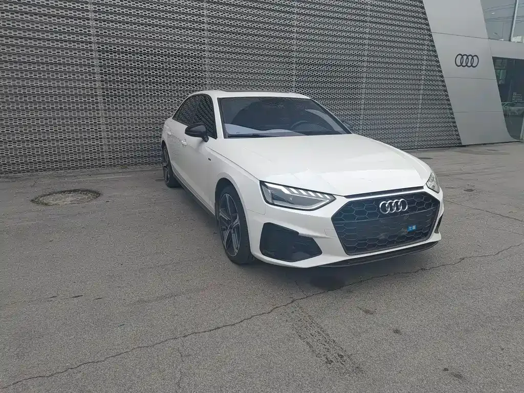 Audi A4L 2024 из CN, фото 3