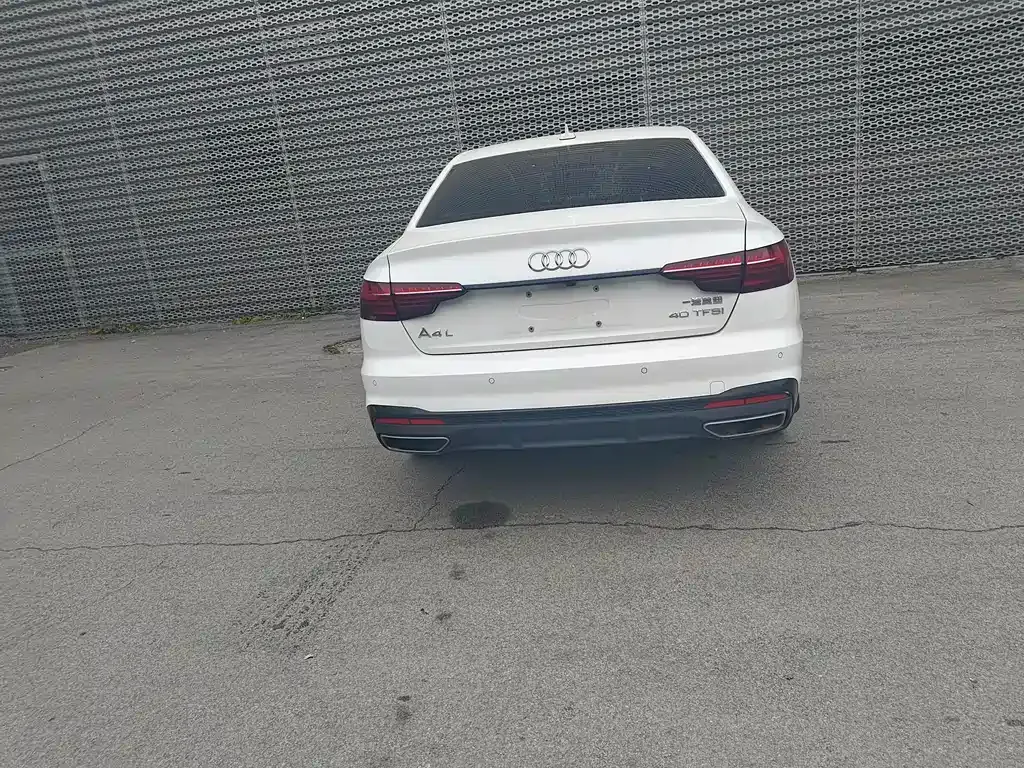 Audi A4L 2024 из CN, фото 5