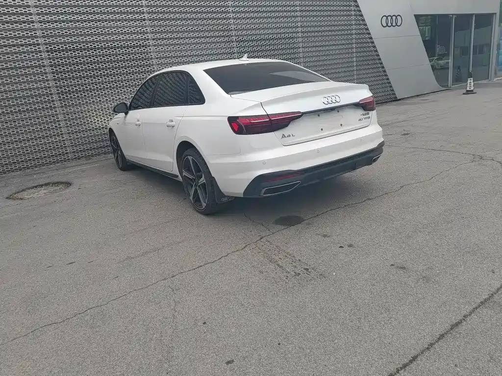 Audi A4L 2024 из CN, фото 6
