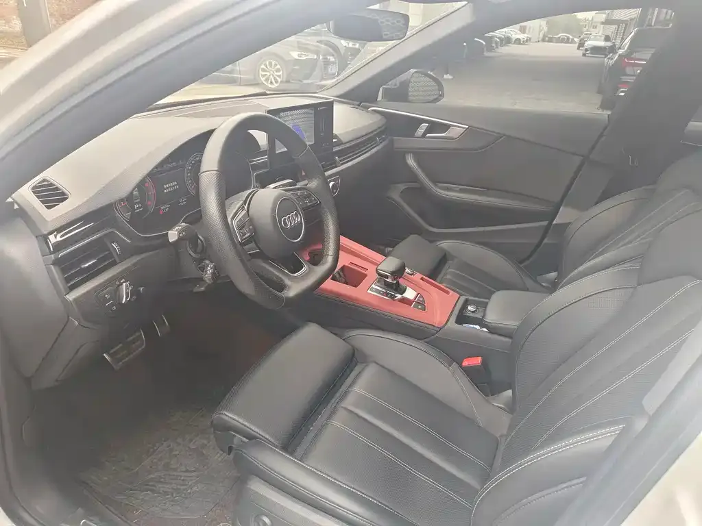Audi A4L 2024 из CN, фото 8