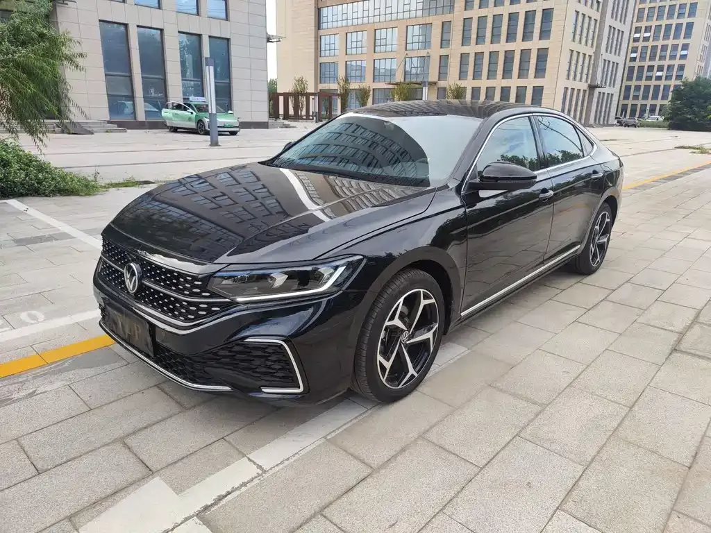 Volkswagen Passat 2023 из CN, фото 1