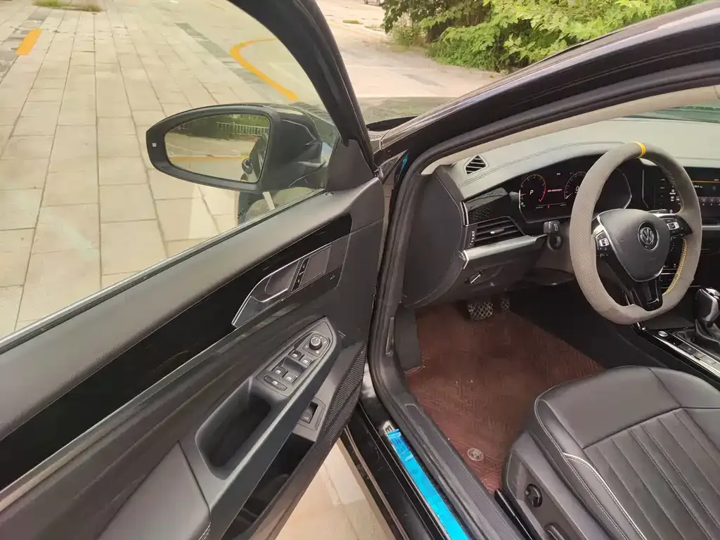Volkswagen Passat 2023 из CN, фото 10