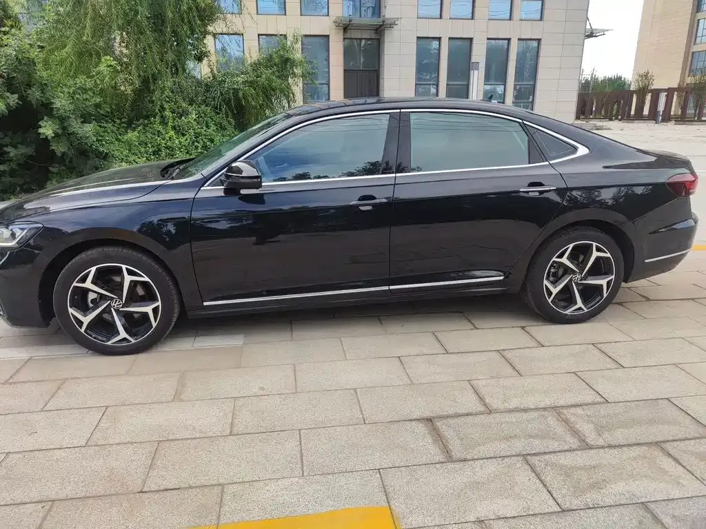 Volkswagen Passat 2023 из CN, фото 2