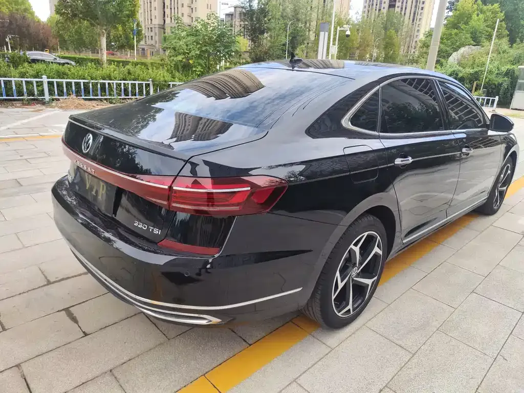 Volkswagen Passat 2023 из CN, фото 7