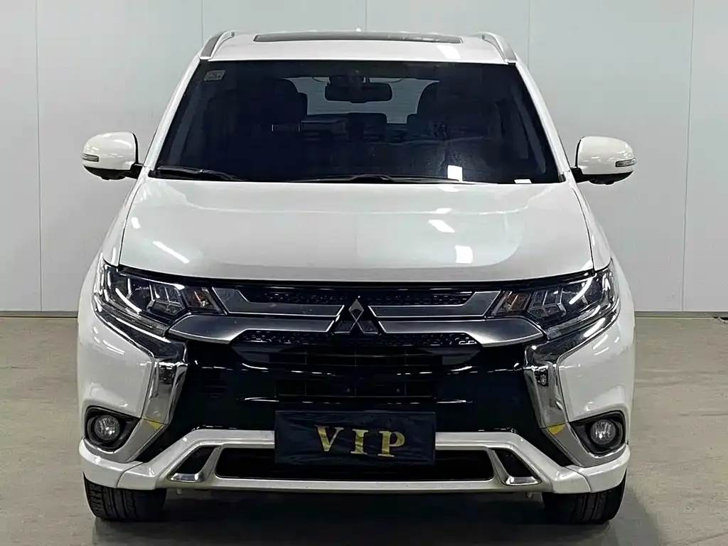 Mitsubishi Outlander 2021 из CN, фото 2