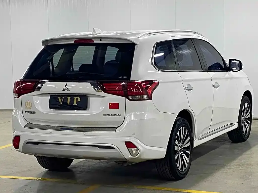 Mitsubishi Outlander 2021 из CN, фото 4