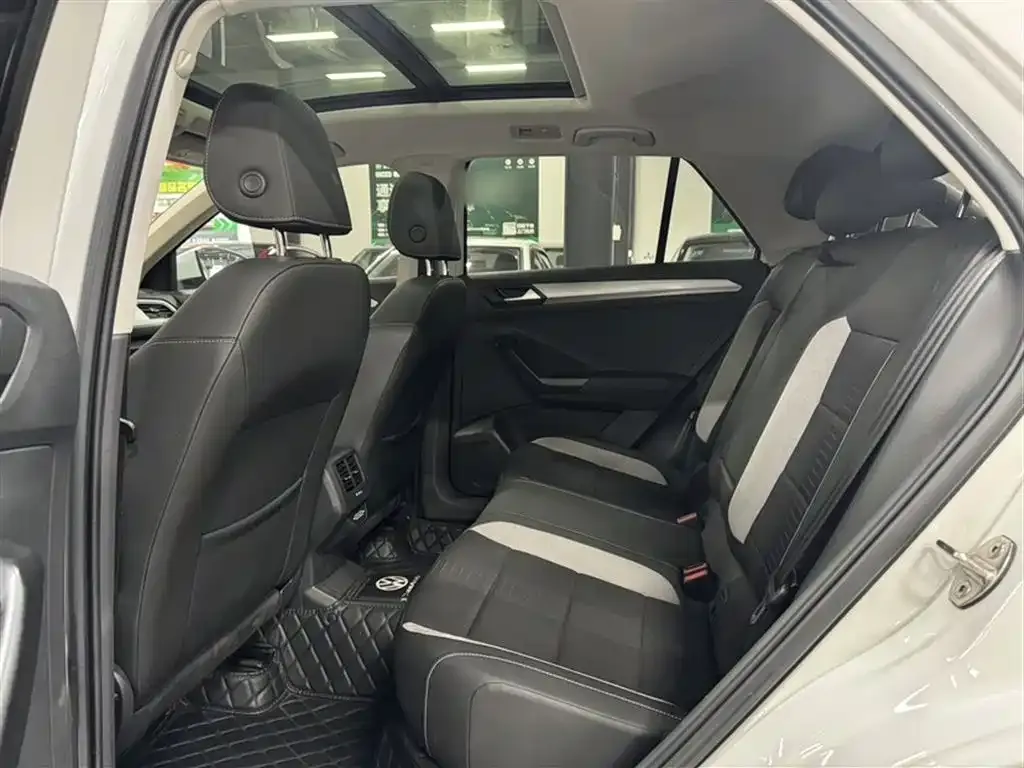 Volkswagen T-Roc 2021 из CN, фото 2