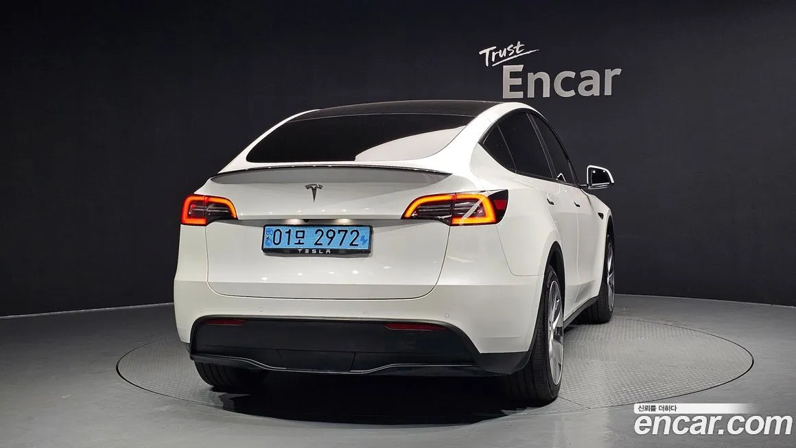 Tesla Model Y — фото 4