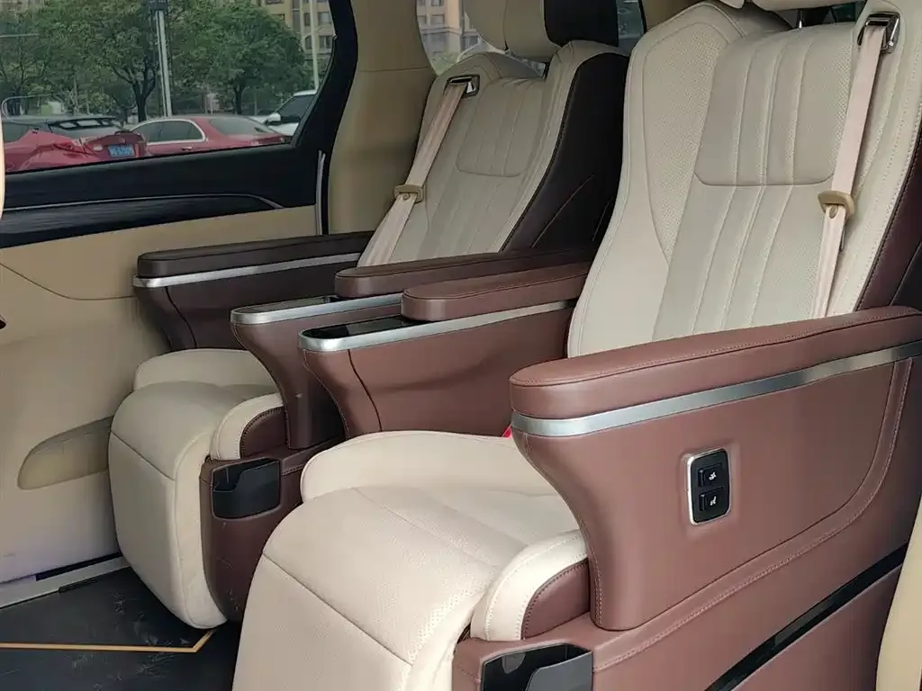 Buick GL8 2022 из CN, фото 8