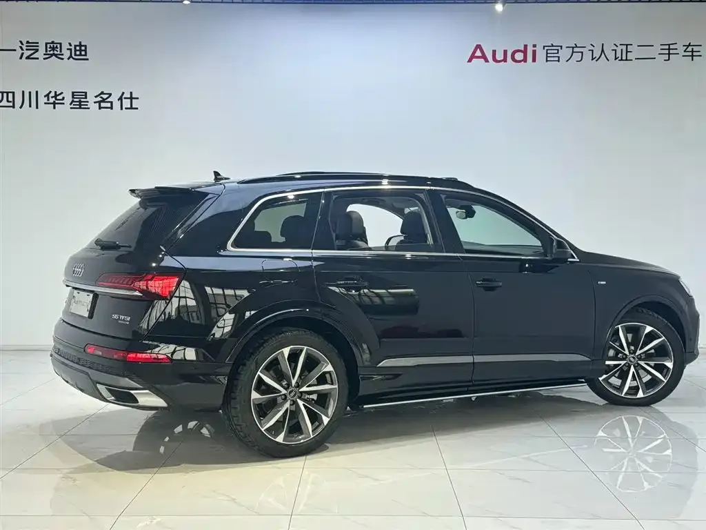 Audi Q7 2023 из CN, фото 4