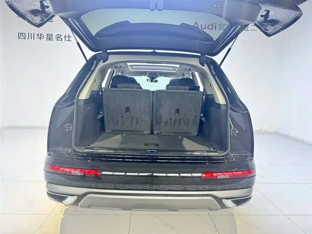 Audi Q7 2023 из CN, фото 6