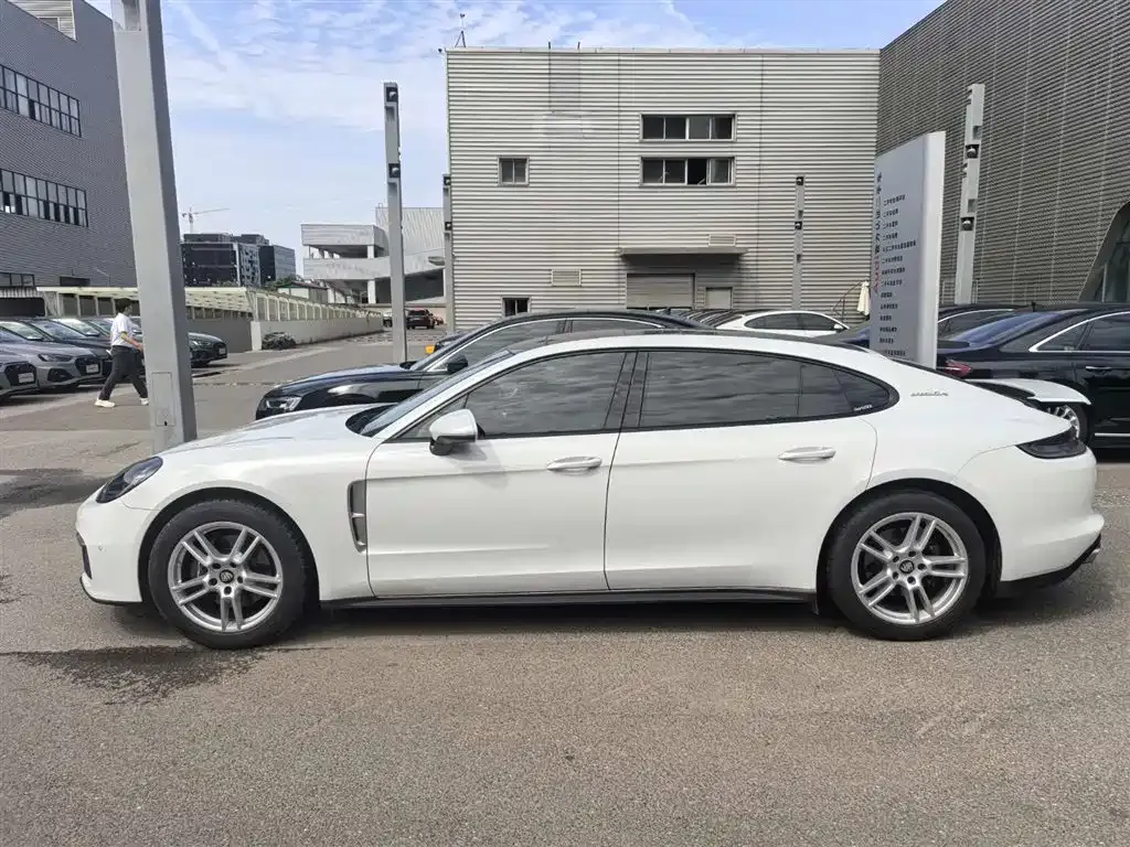 Porsche Panamera 2023 из CN, фото 2