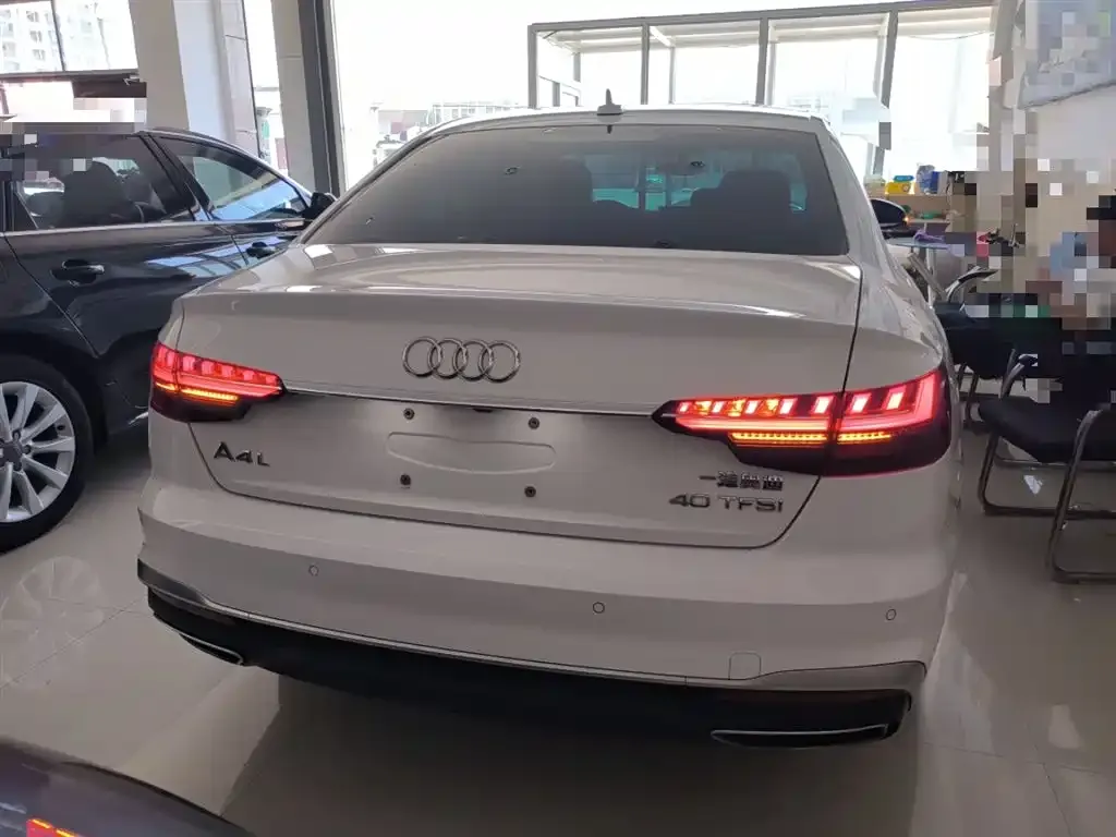 Audi A4L 2023 из CN, фото 6