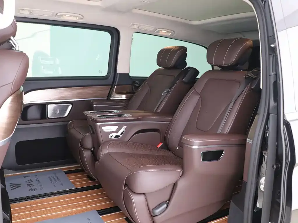Mercedes-Benz V-Class 2023 из CN, фото 10