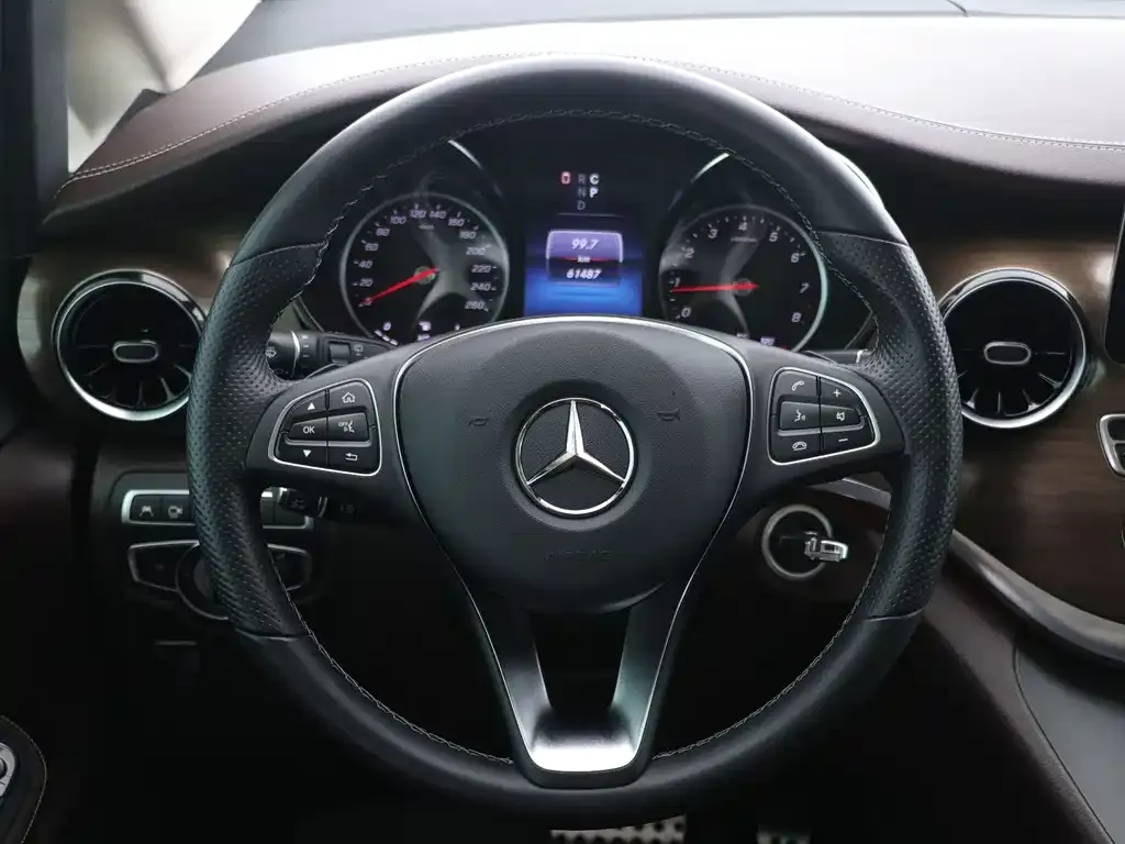 Mercedes-Benz V-Class 2023 из CN, фото 5