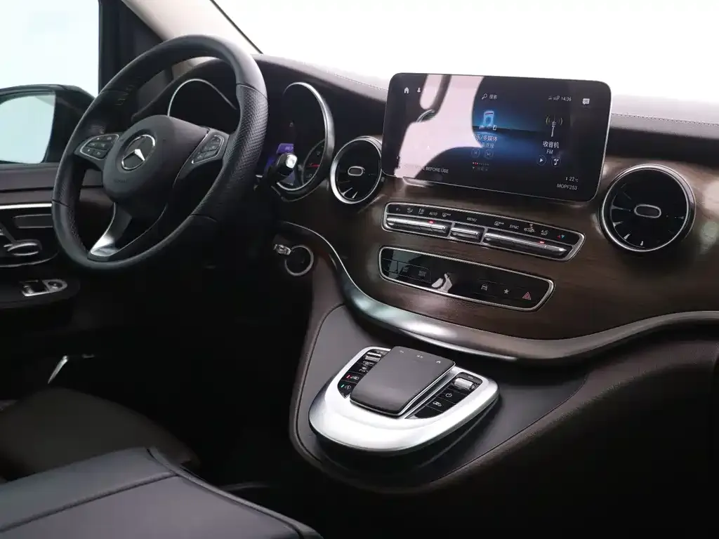 Mercedes-Benz V-Class 2023 из CN, фото 7