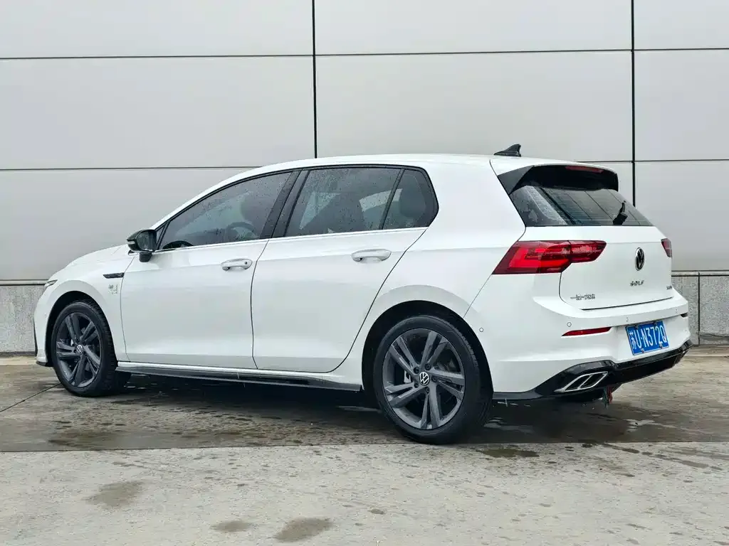 Volkswagen Golf 2022 из CN, фото 2