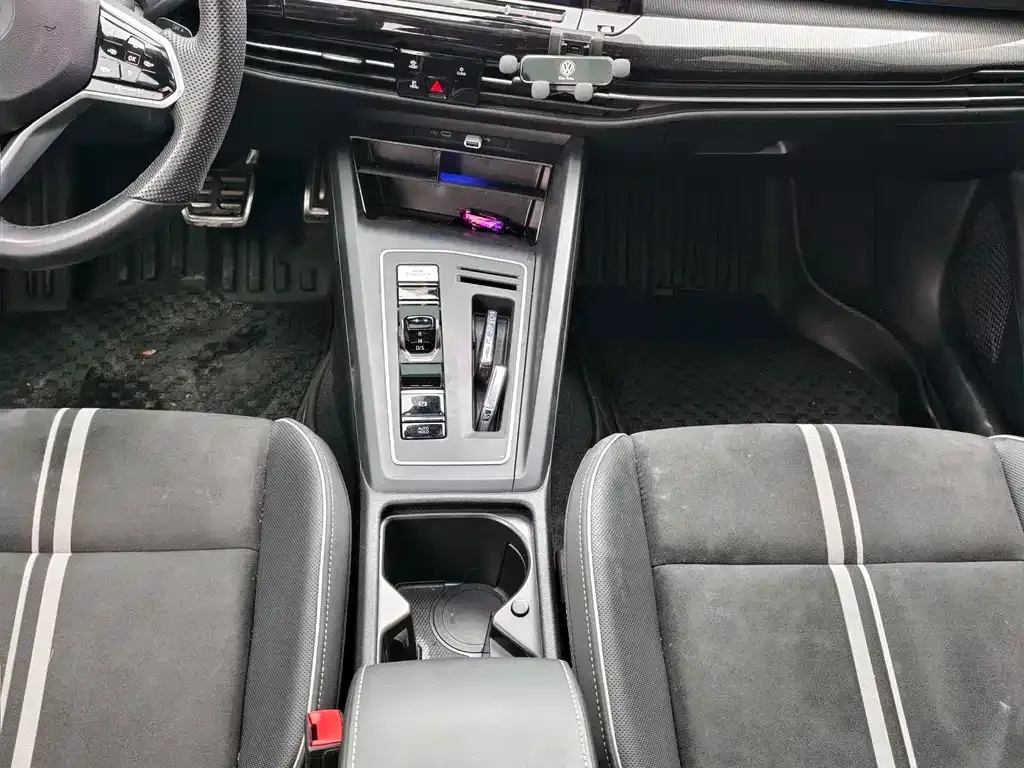 Volkswagen Golf 2022 из CN, фото 8