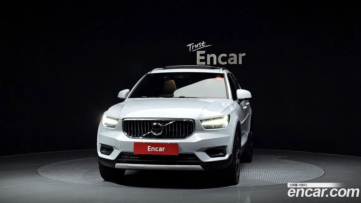 Volvo XC40 — фото 3