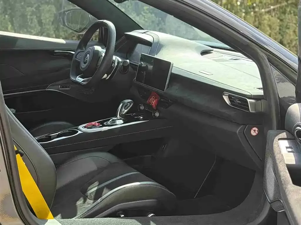 Lotus Emira 2024 из CN, фото 6