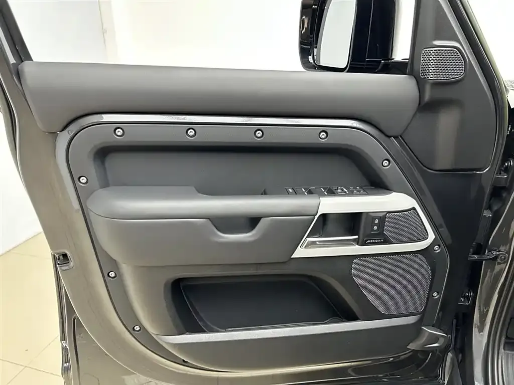 Land Rover Defender 2023 из CN, фото 8