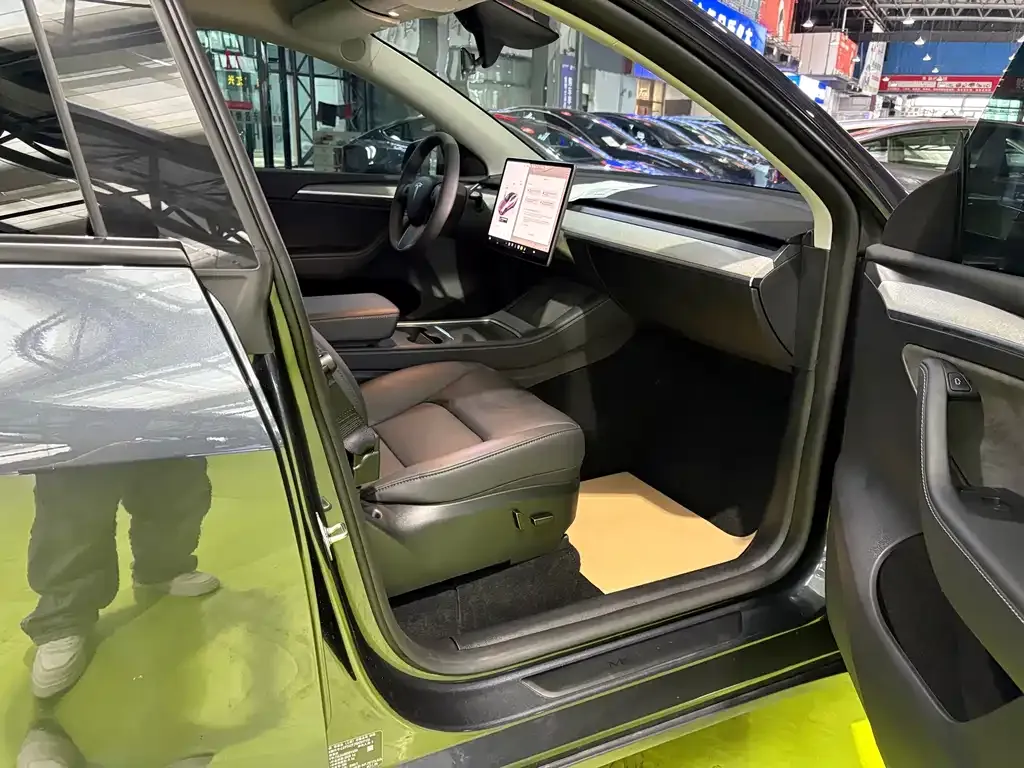 Tesla Model Y 2024 из CN, фото 10