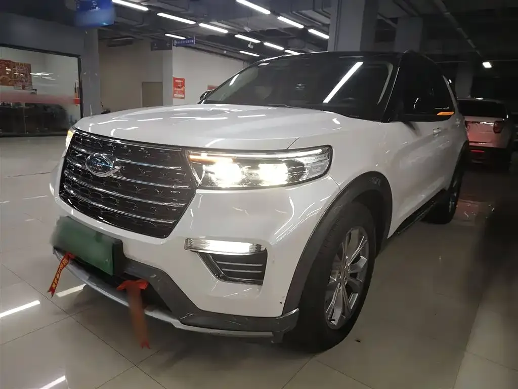 Ford Explorer 2022 из CN, фото 1