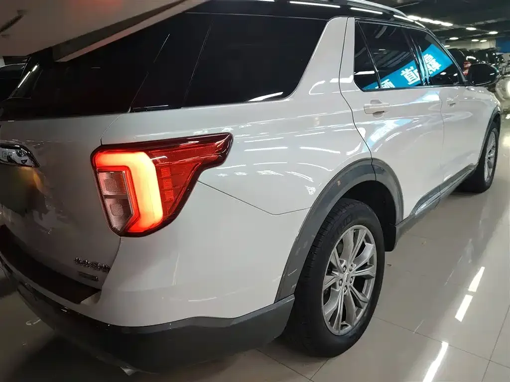 Ford Explorer 2022 из CN, фото 7