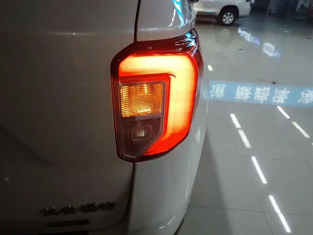 Ford Explorer 2022 из CN, фото 8