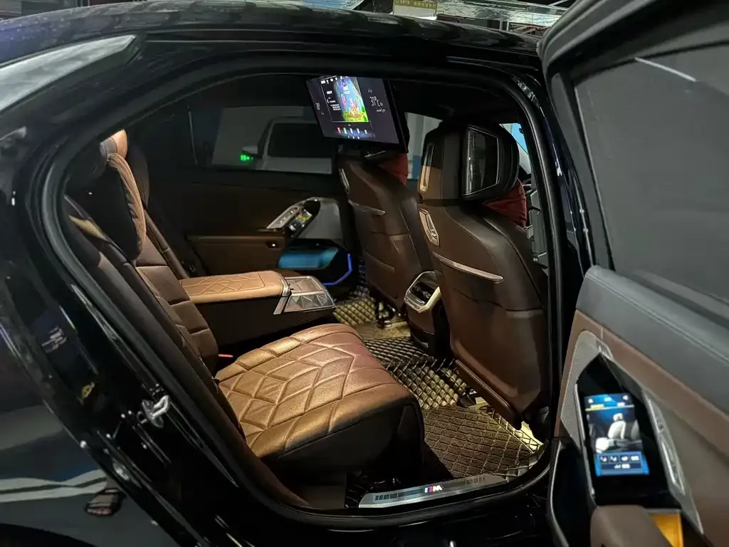 BMW 7 Series 2022 из CN, фото 5