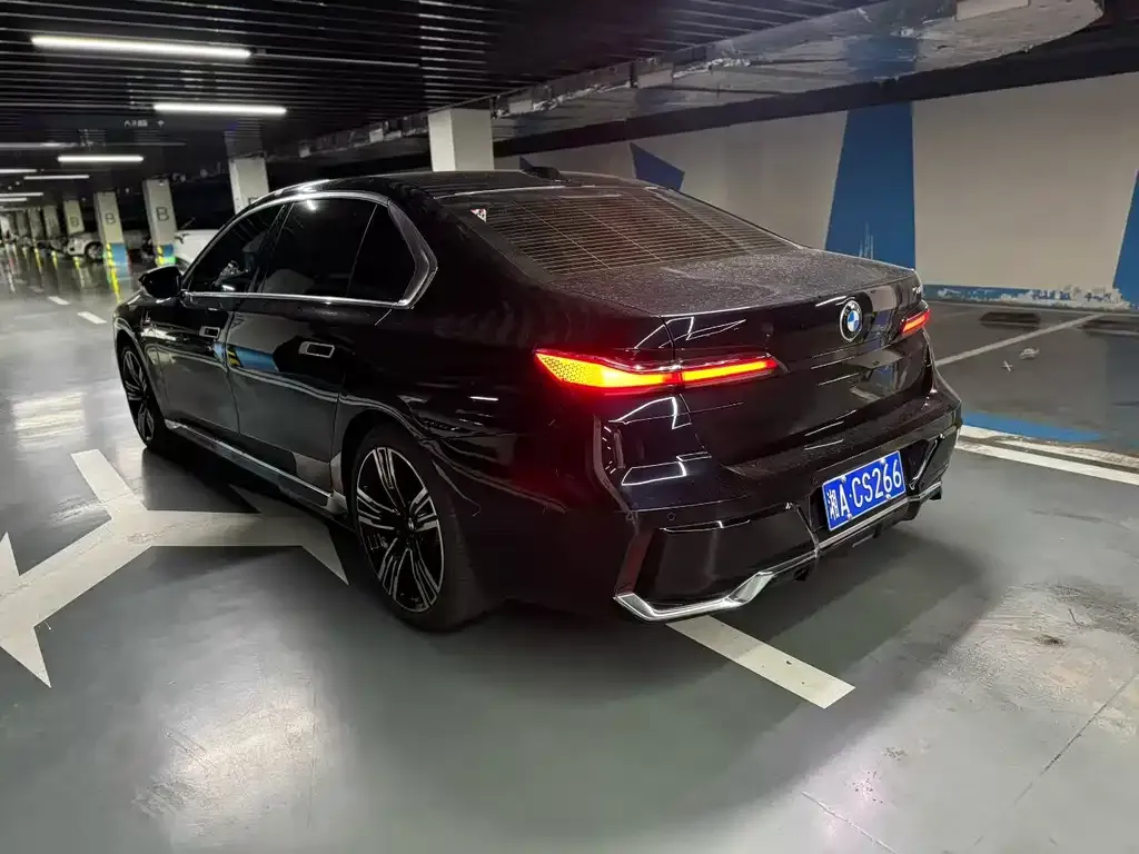 BMW 7 Series 2022 из CN, фото 7