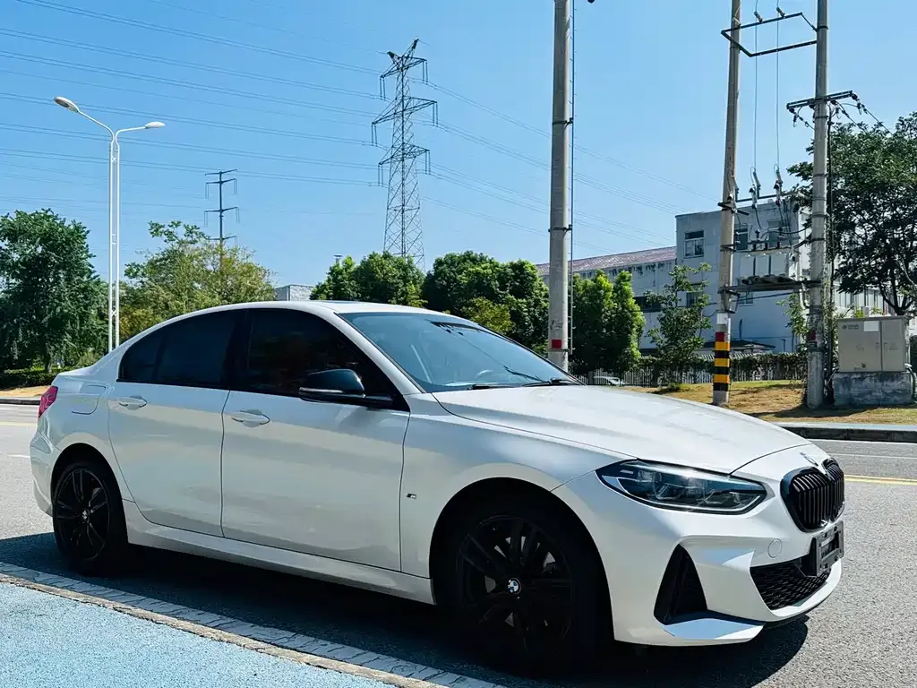 BMW 1 Series 2021 из CN, фото 3