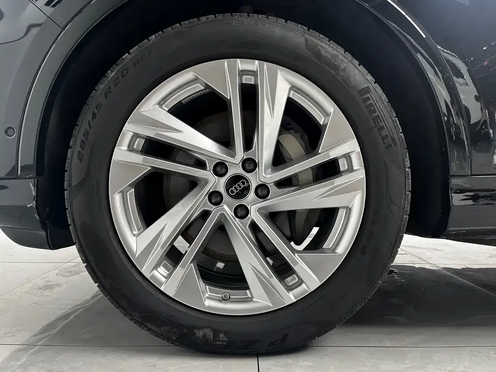 Audi Q7 2024 из CN, фото 10