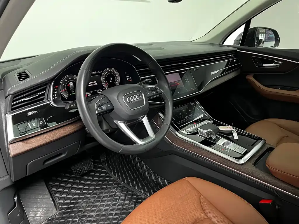 Audi Q7 2024 из CN, фото 5