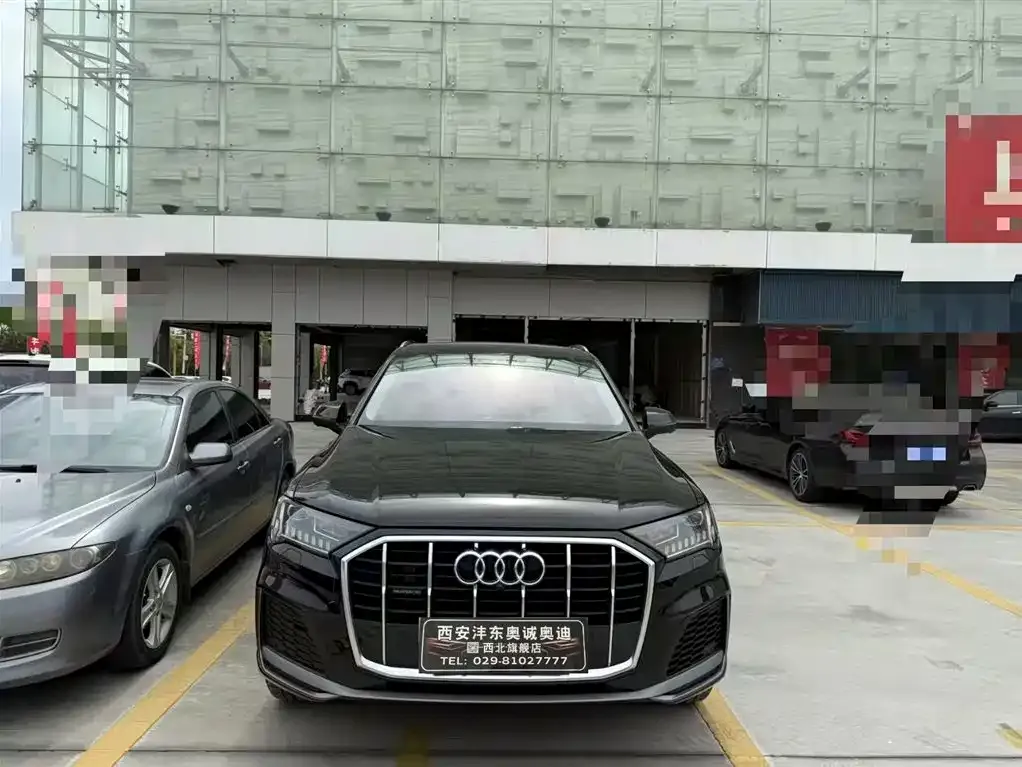Audi Q7 2023 из CN, фото 4