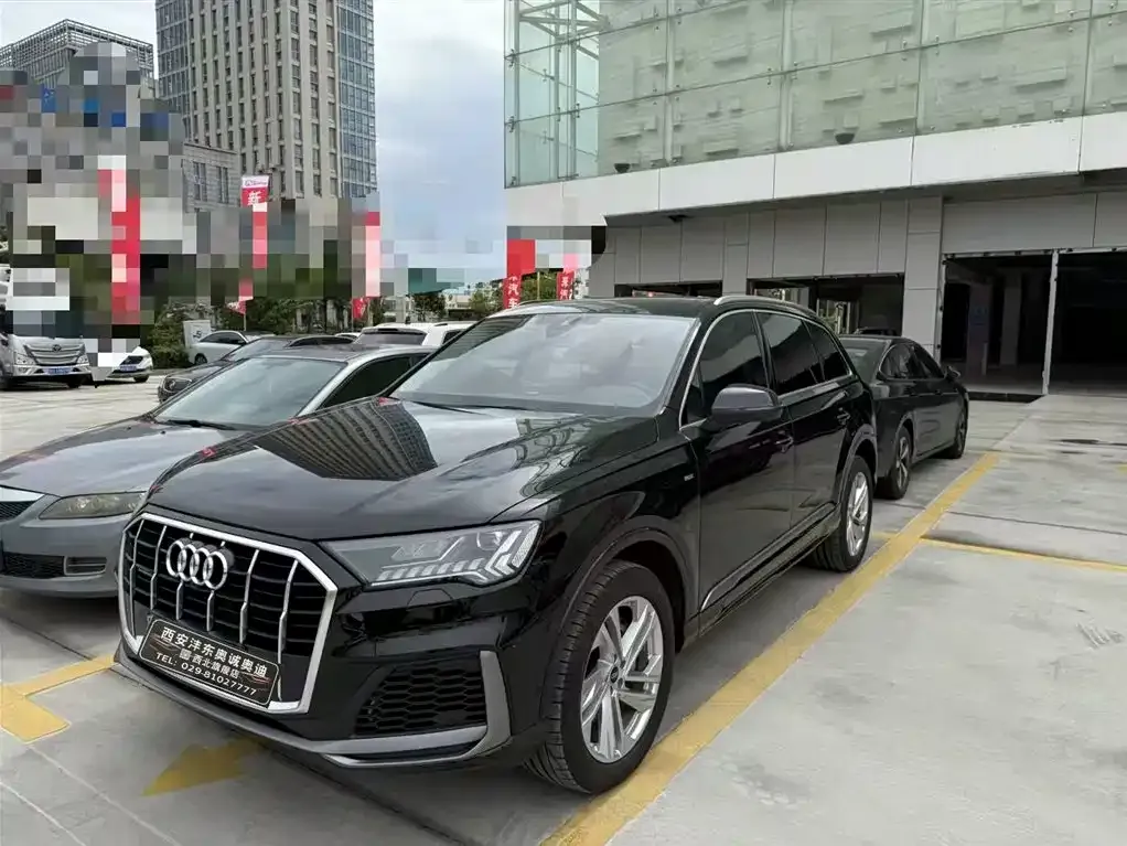 Audi Q7 2023 из CN, фото 5