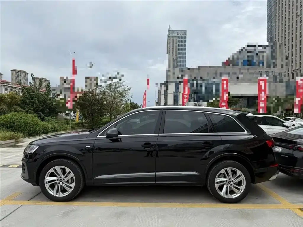 Audi Q7 2023 из CN, фото 6