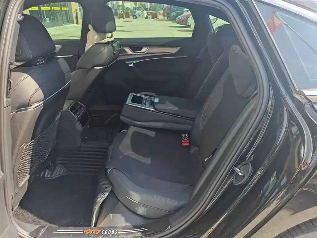 Audi A6L 2024 из CN, фото 4