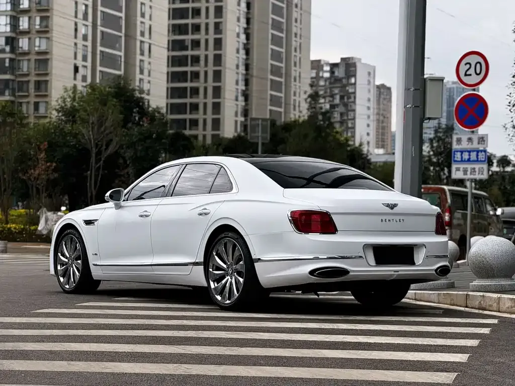 Bentley Flying Spur 2021 из CN, фото 6