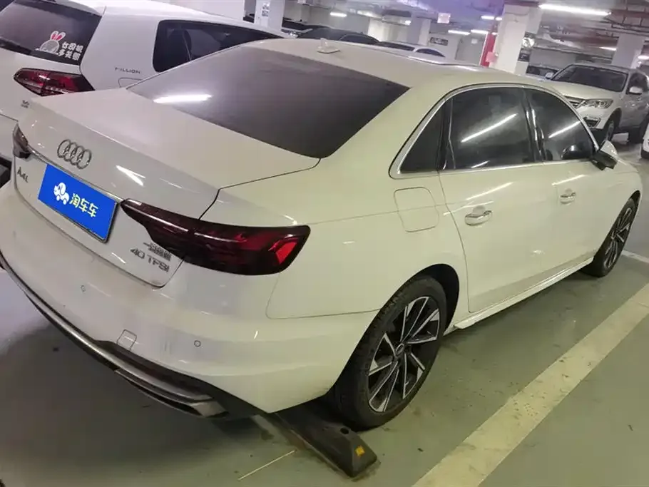Audi A4L 2022 из CN, фото 3