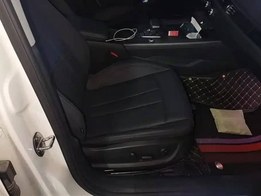 Audi A4L 2022 из CN, фото 8