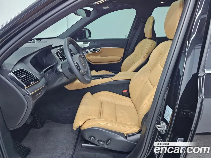 Volvo XC90 — фото 10