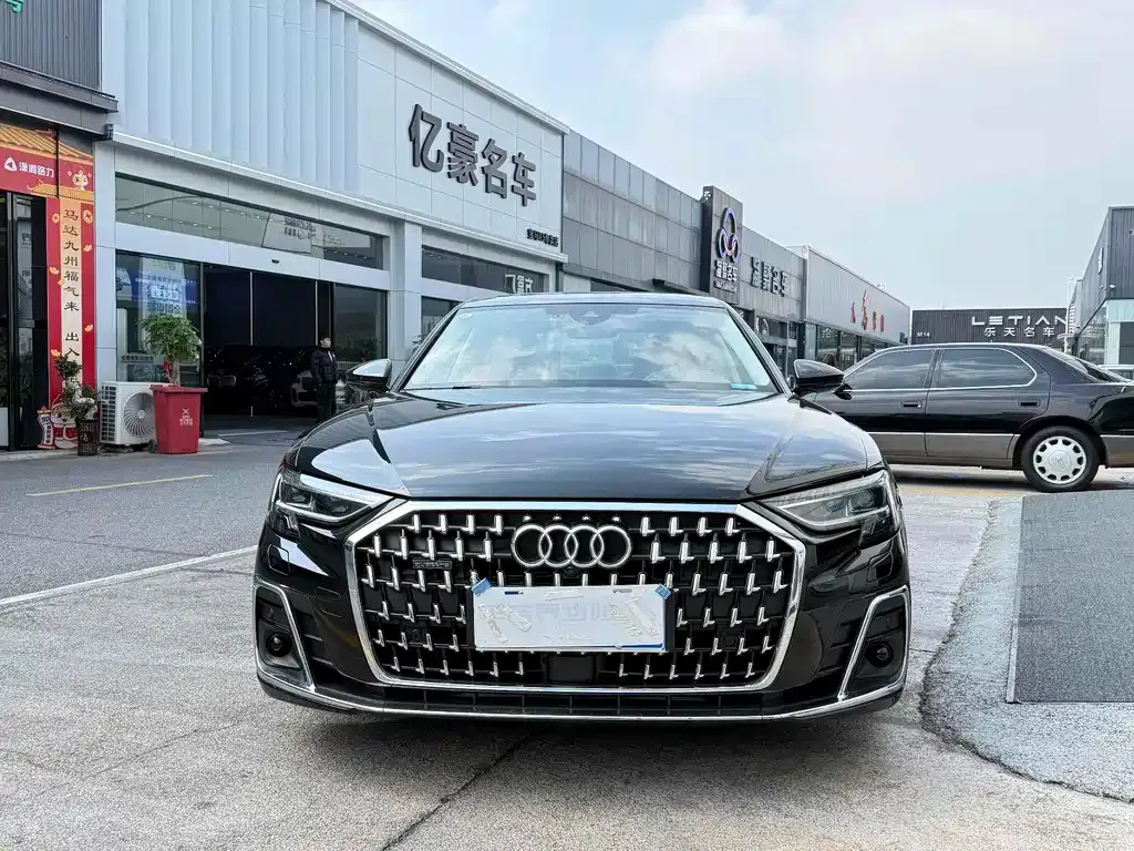 Audi A8 2022 из CN, фото 3