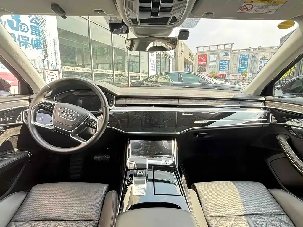 Audi A8 2022 из CN, фото 4