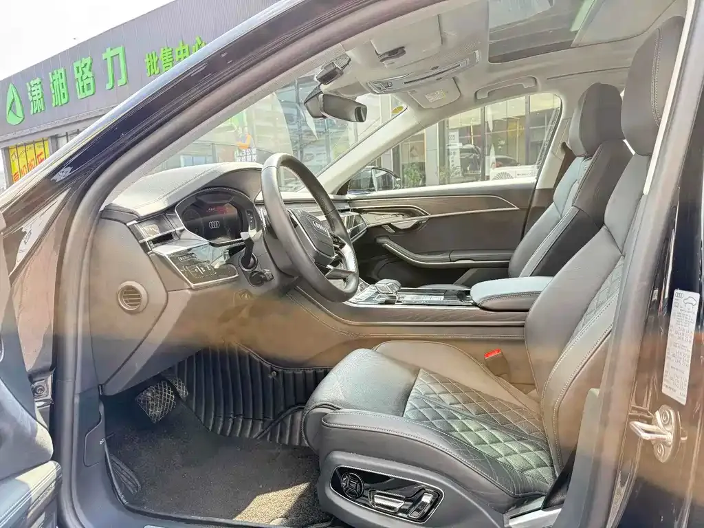 Audi A8 2022 из CN, фото 6