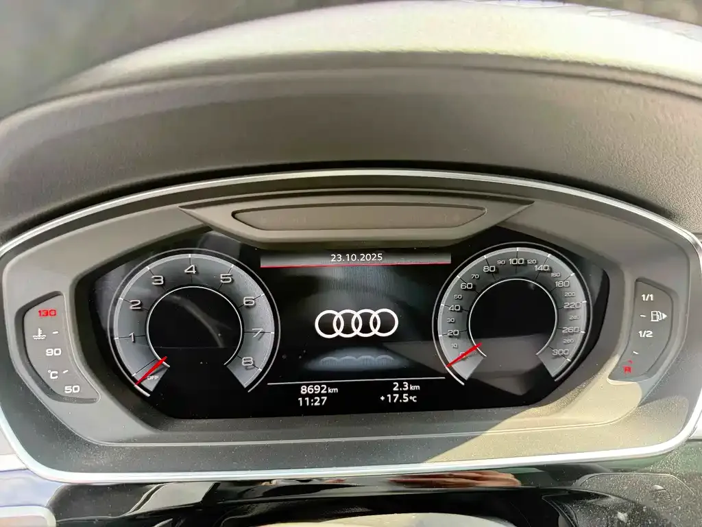 Audi A8 2022 из CN, фото 8
