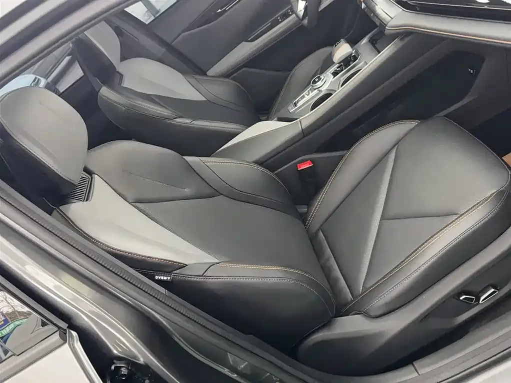 Changan UNI-V 2023 из CN, фото 3