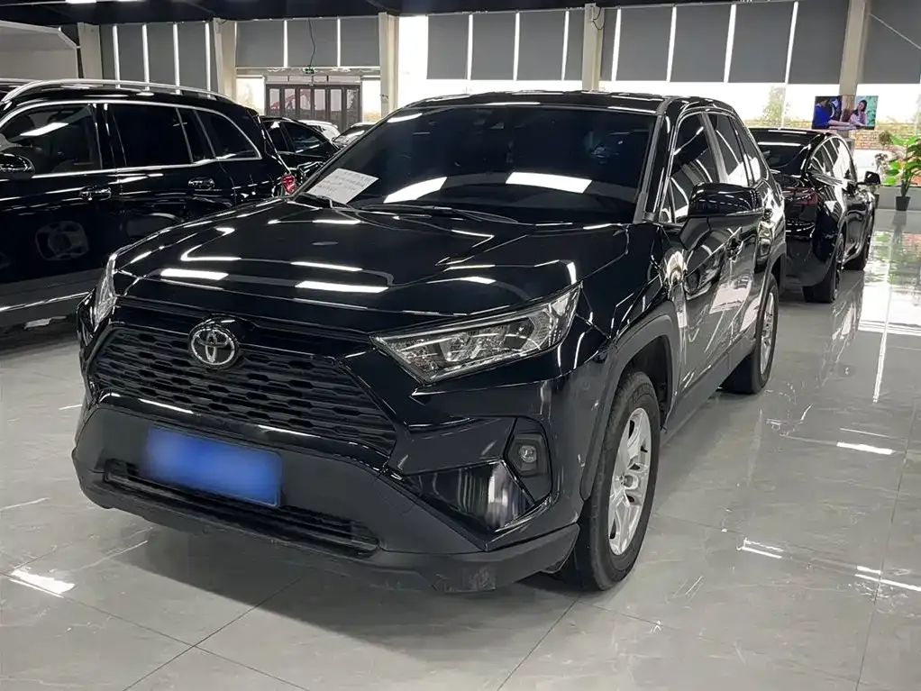 Toyota RAV4 2024 из CN, фото 2