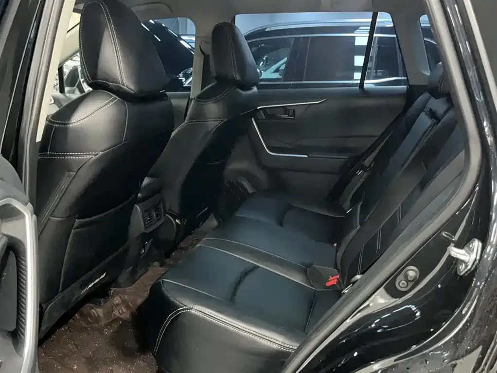 Toyota RAV4 2024 из CN, фото 8